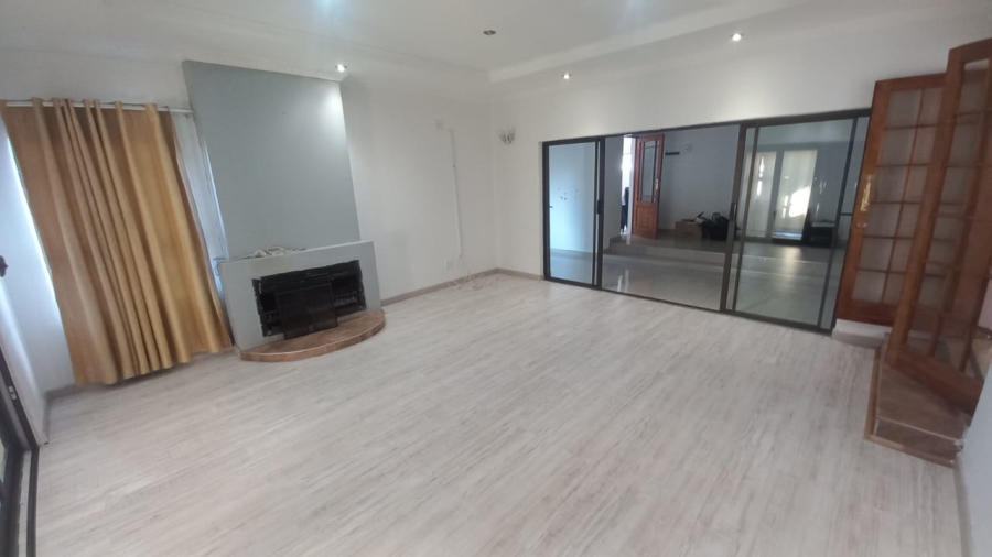 5 Bedroom Property for Sale in Ladybrand Free State